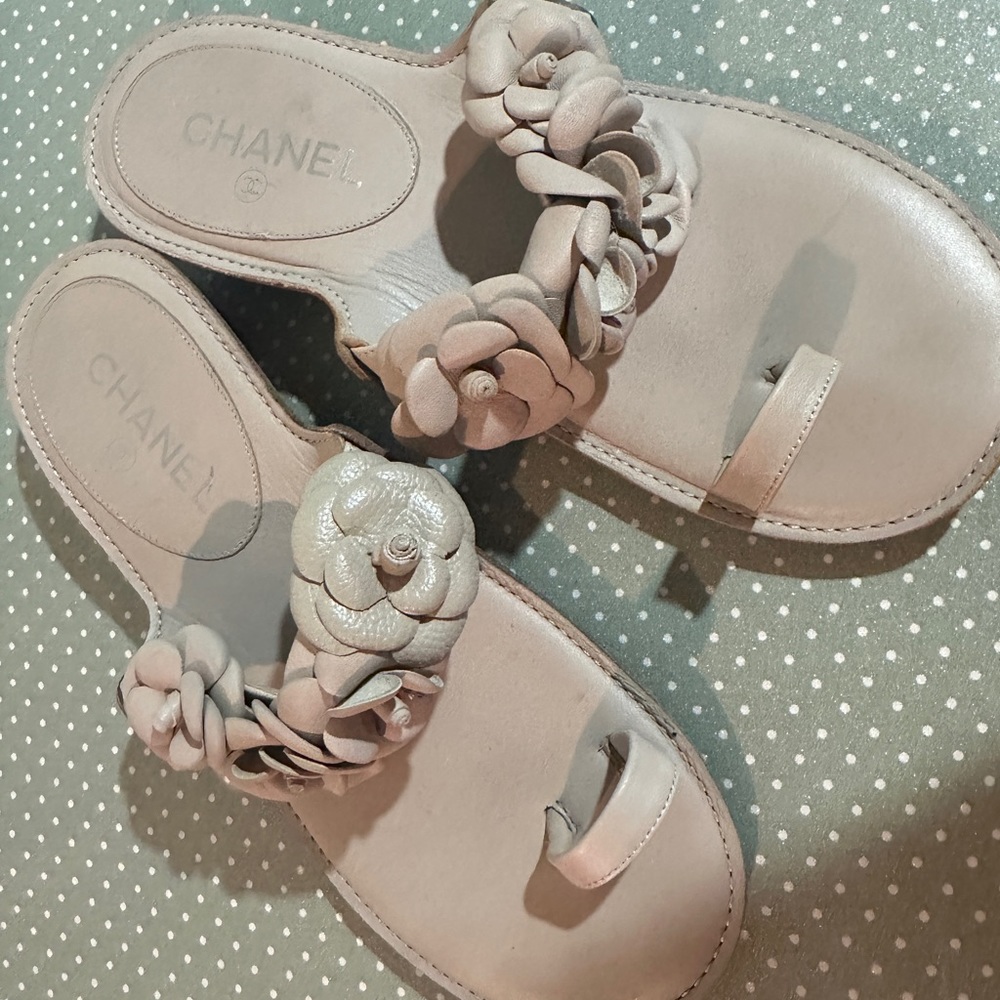 Chanel sandals size 9